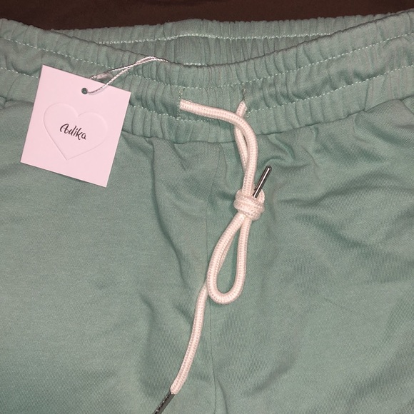 Small sweat shorts - Picture 3 of 3